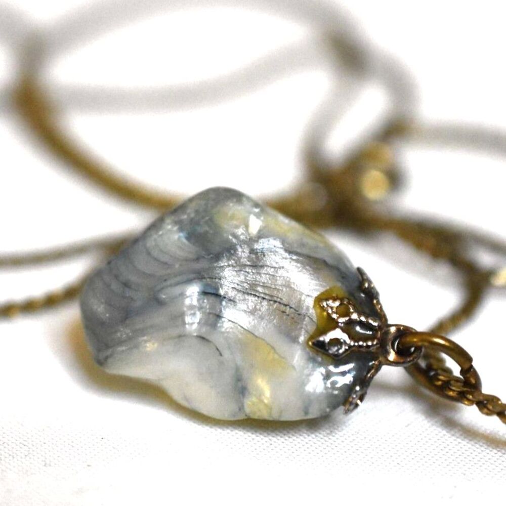 Vtg Freshwater Polished Natural Shell Pendant Gold Tone 24" Casual Necklace